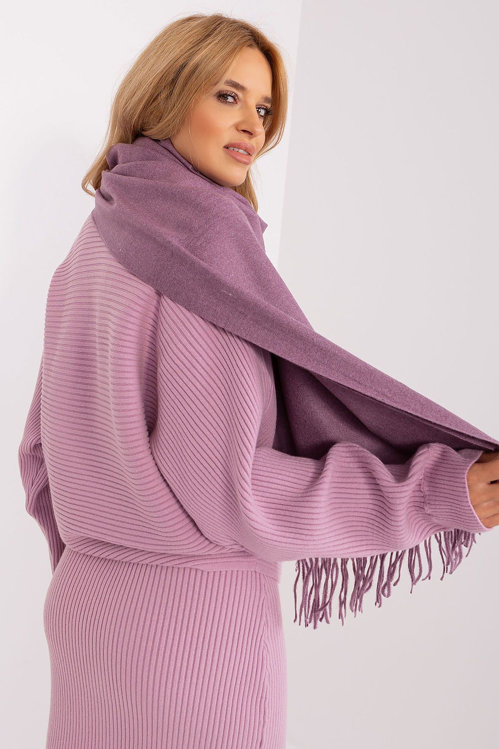  Shawl model 187603 AT 