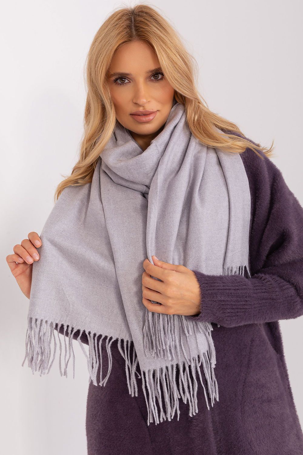  Shawl model 187617 AT 