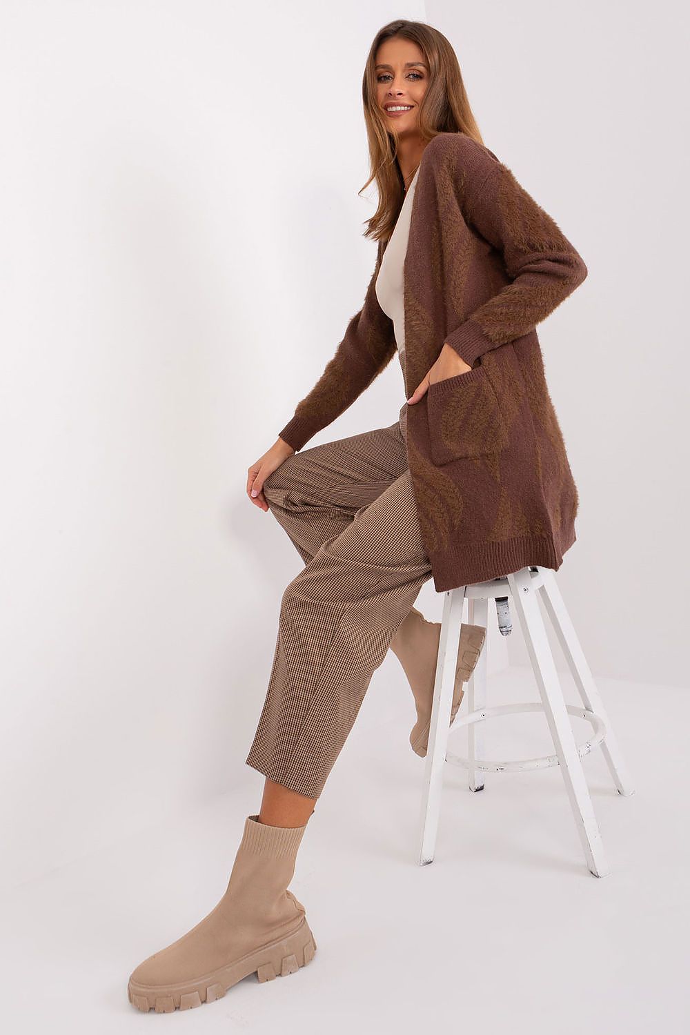  Cardigan model 188287 AT 
