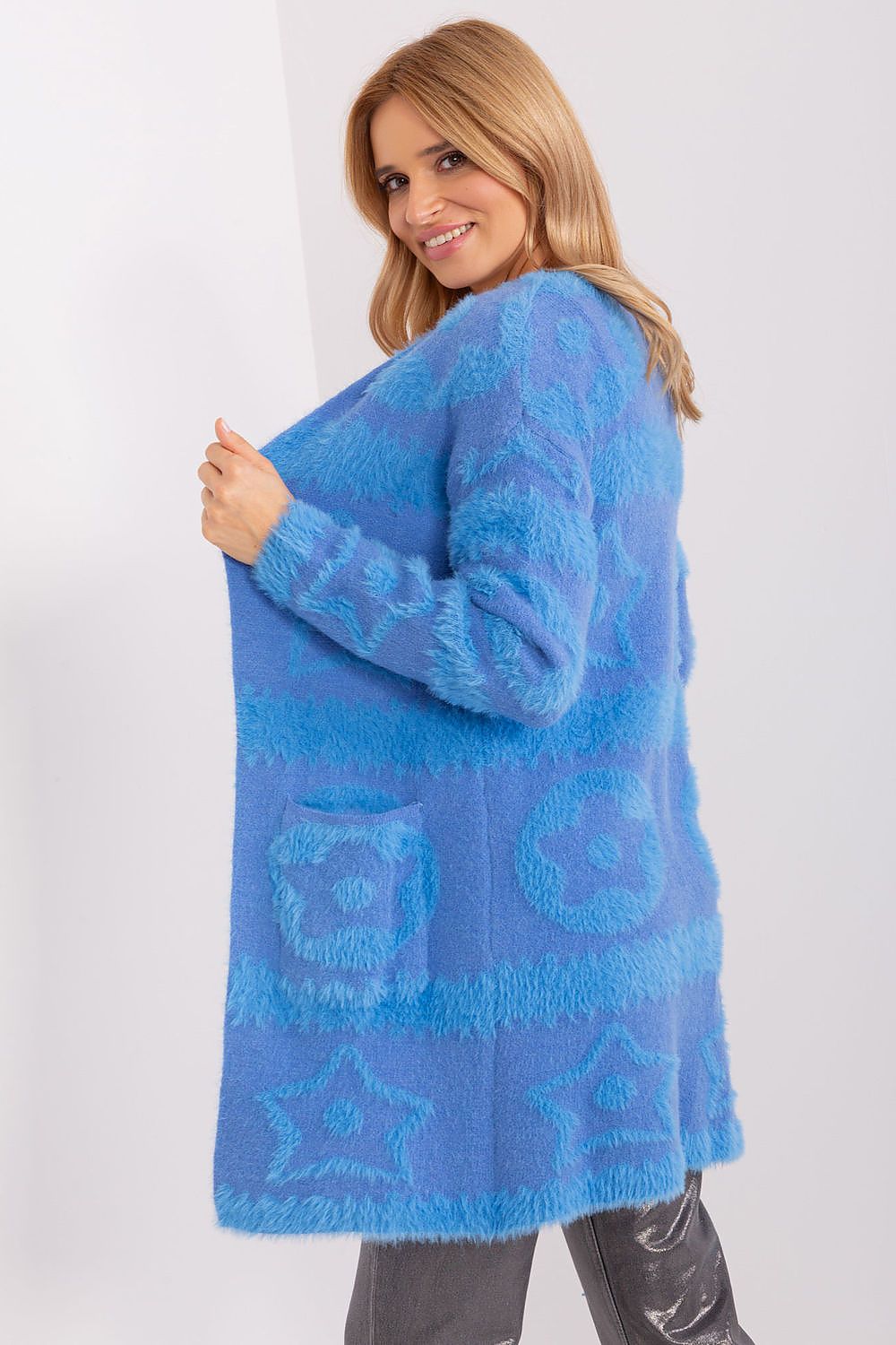  Cardigan model 189210 AT 