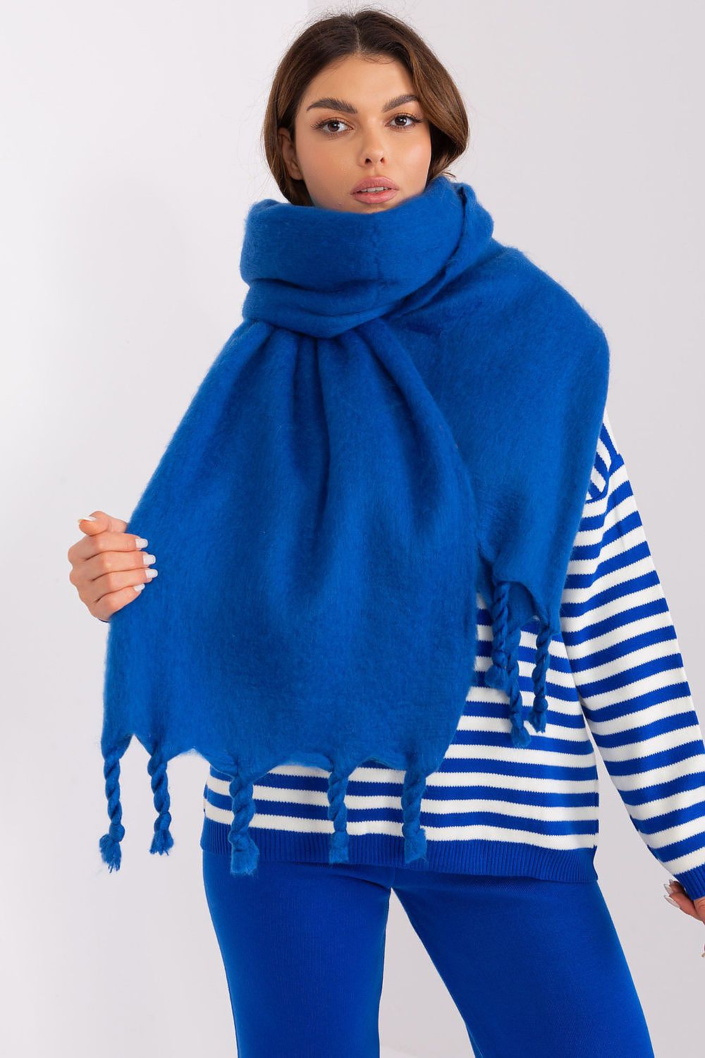  Shawl model 190155 AT 