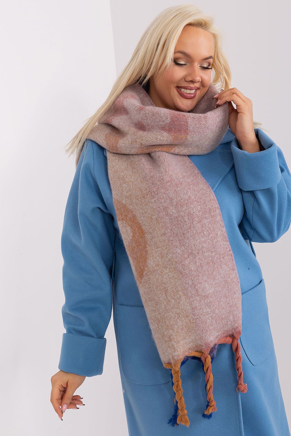  Shawl model 190553 AT 