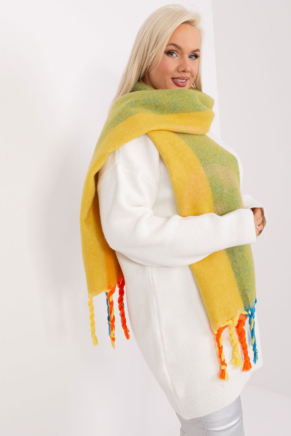 Shawl model 190556 AT 