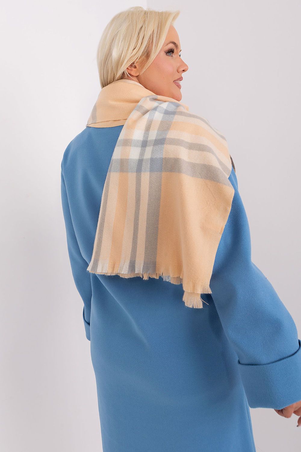  Shawl model 190564 AT 
