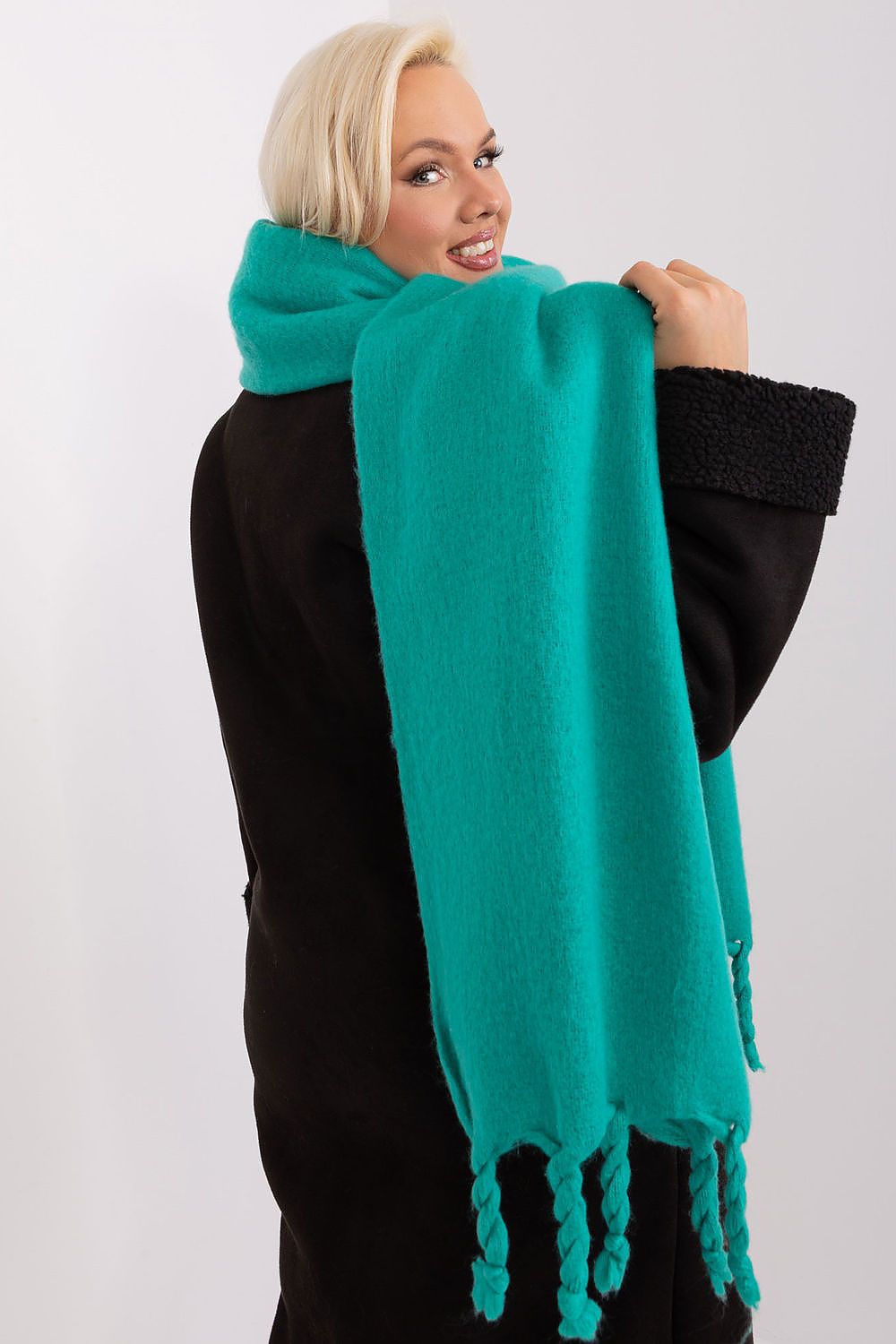  Shawl model 190572 AT 