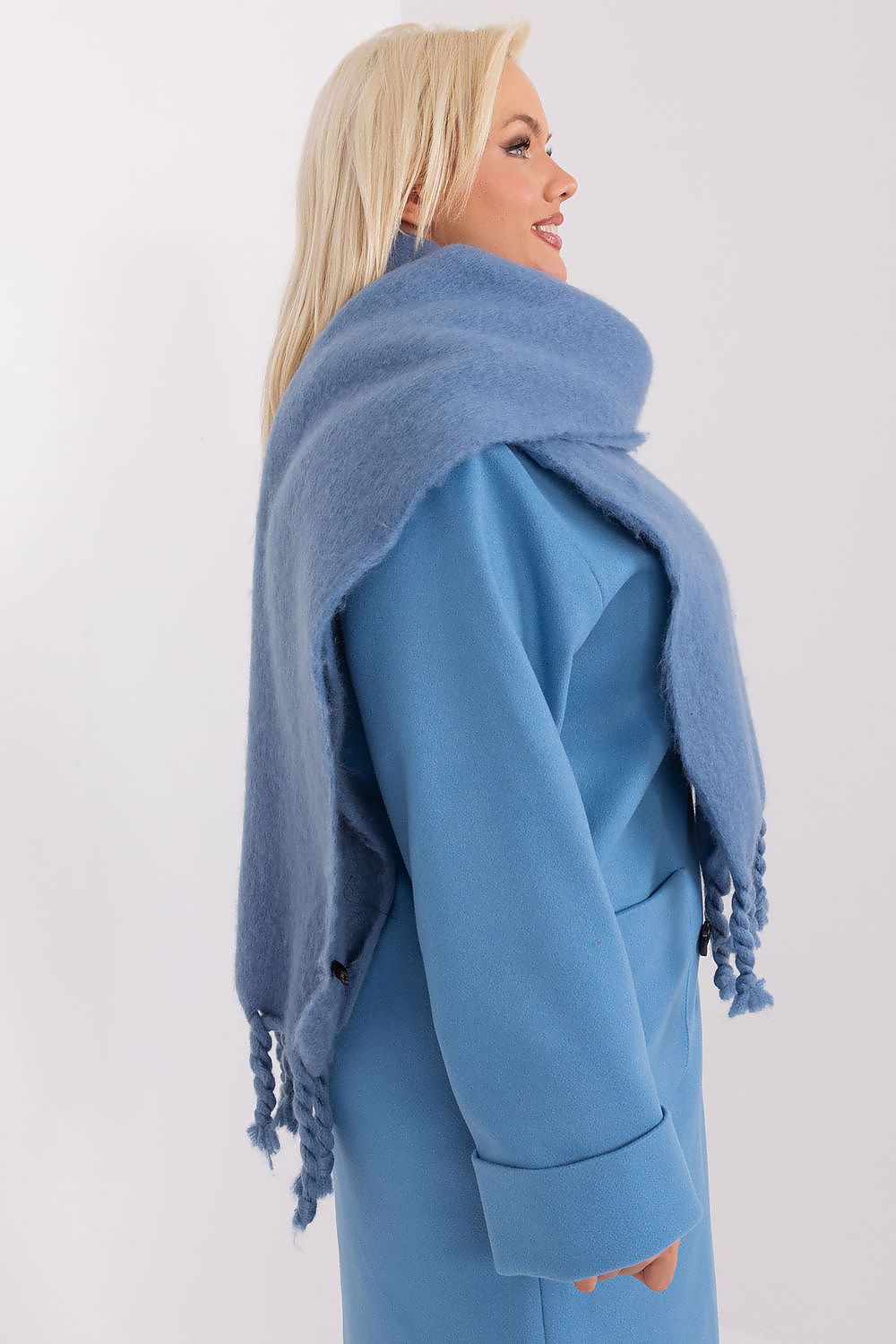  Shawl model 190575 AT 