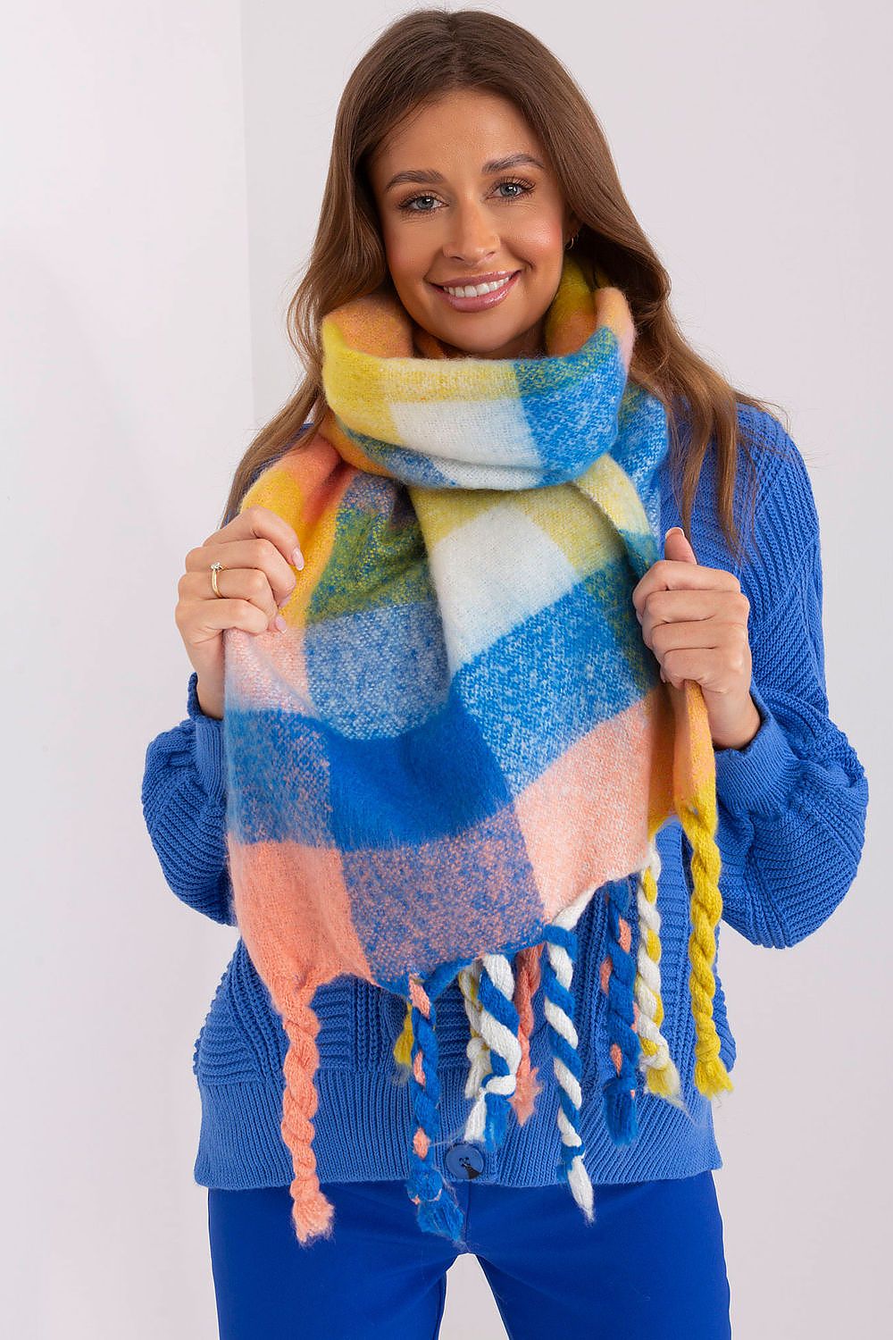  Shawl model 191703 AT 