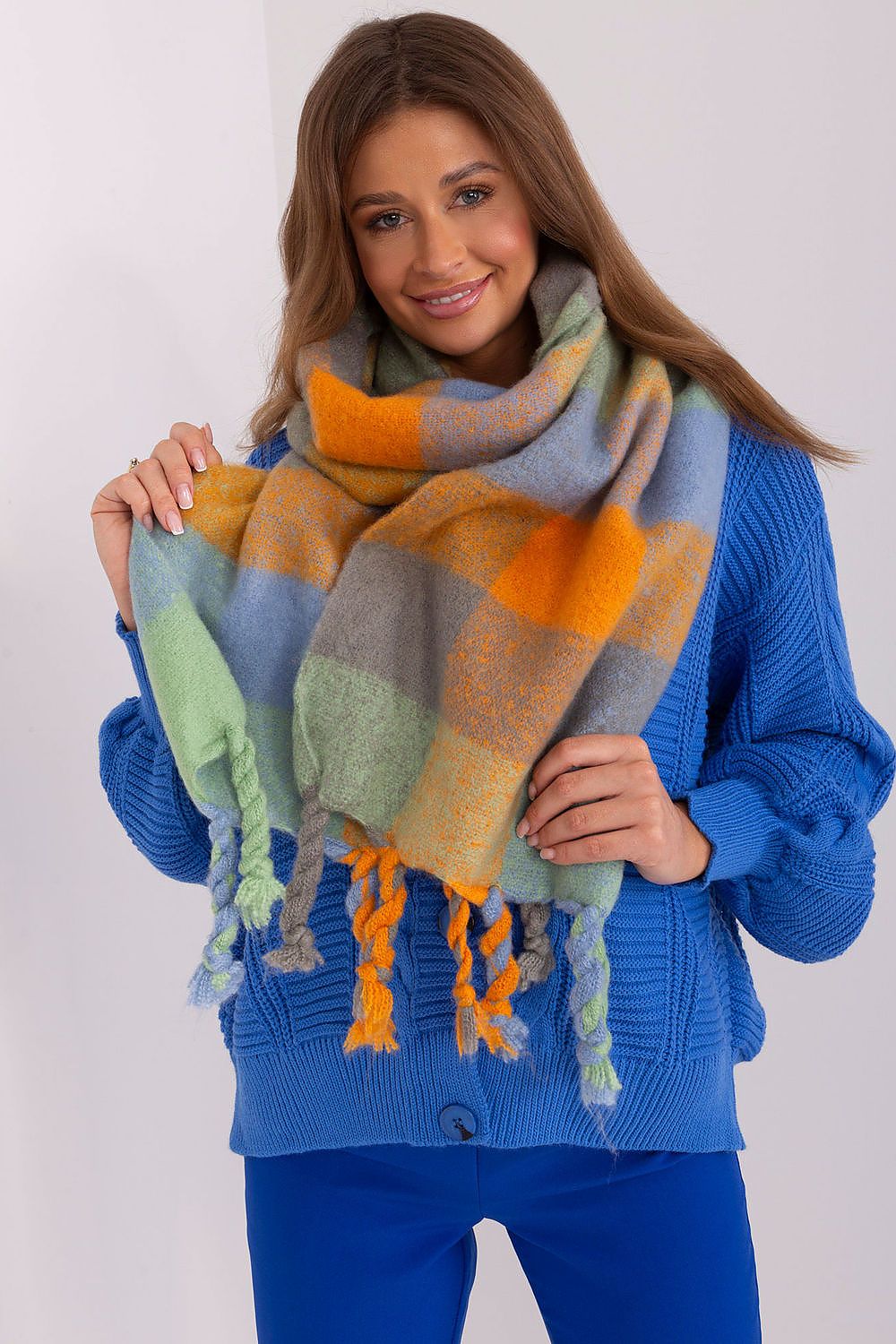  Shawl model 191719 AT 