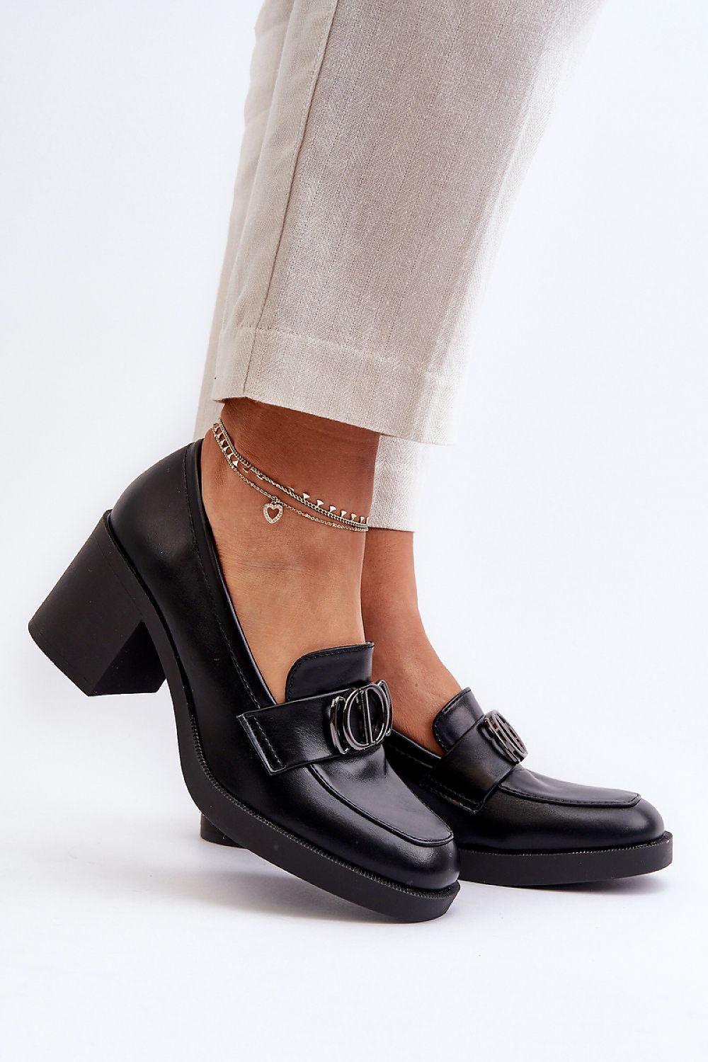  Heeled low shoes model 195401 Step in style 