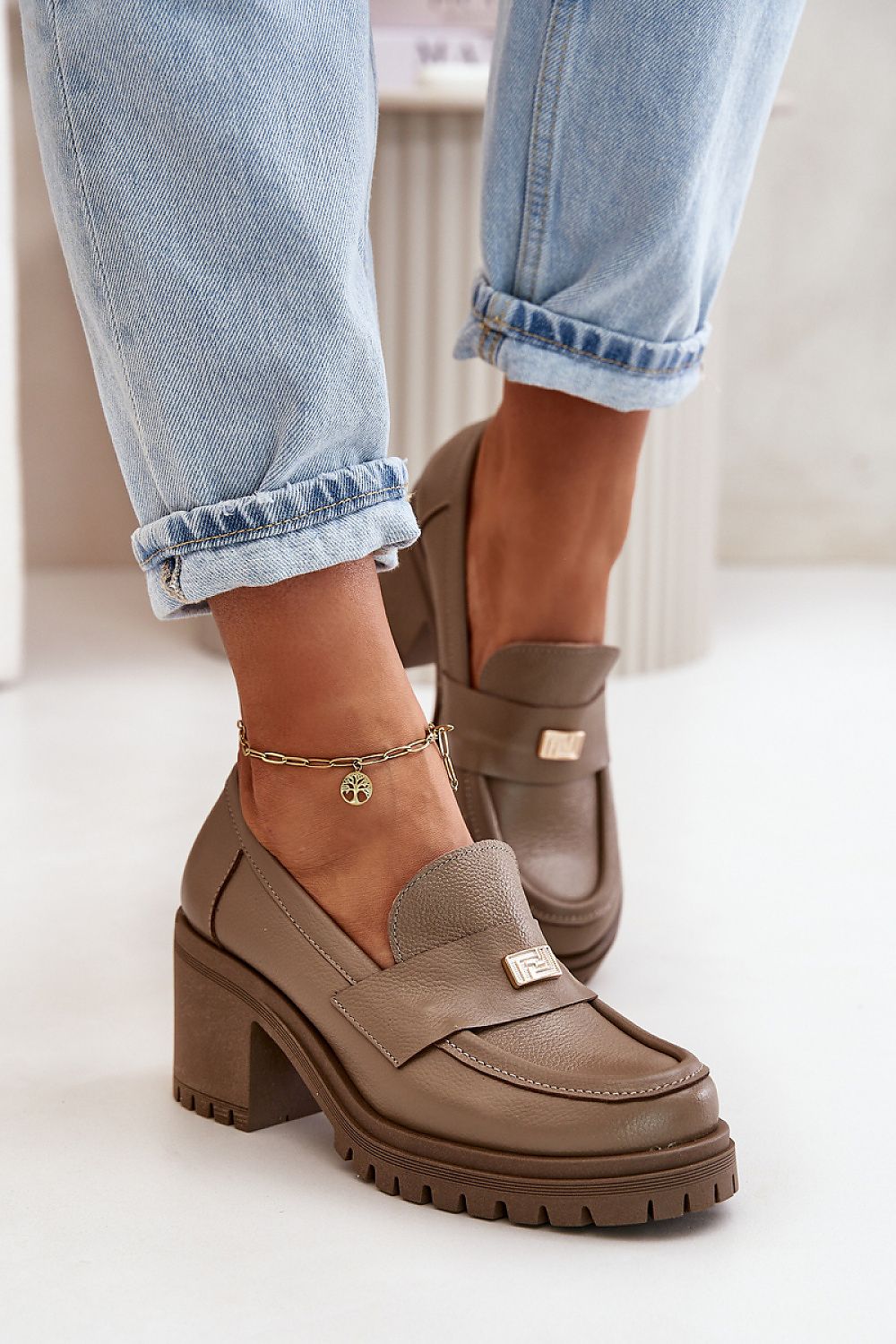  Heeled low shoes model 199314 Step in style 