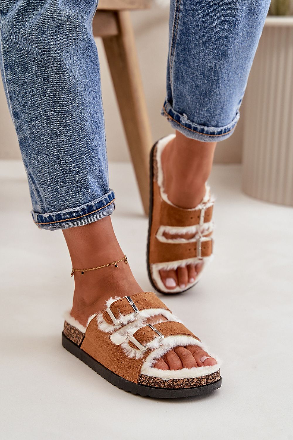  Slippers model 199898 Step in style 