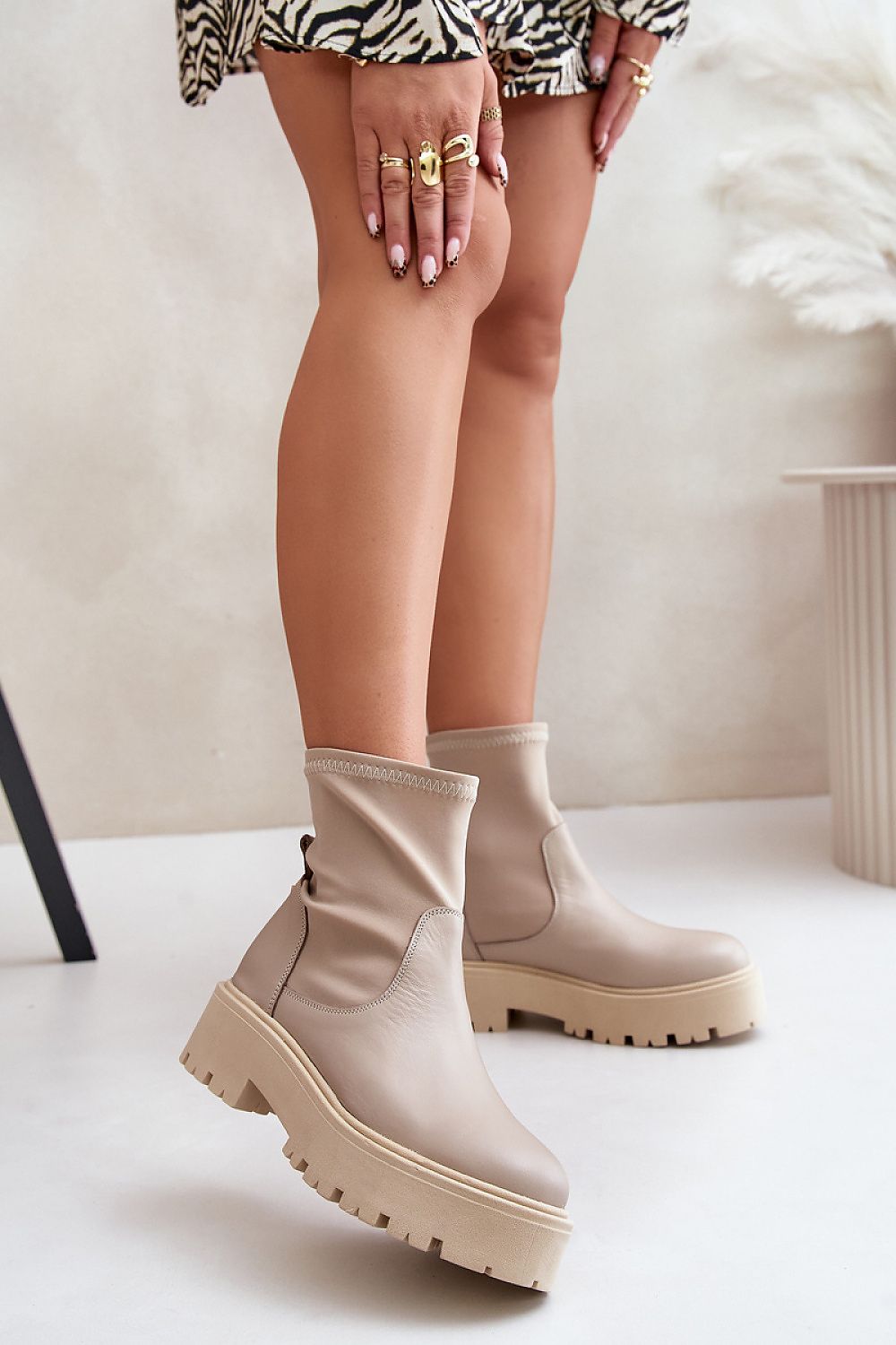  Boots model 201000 Step in style 