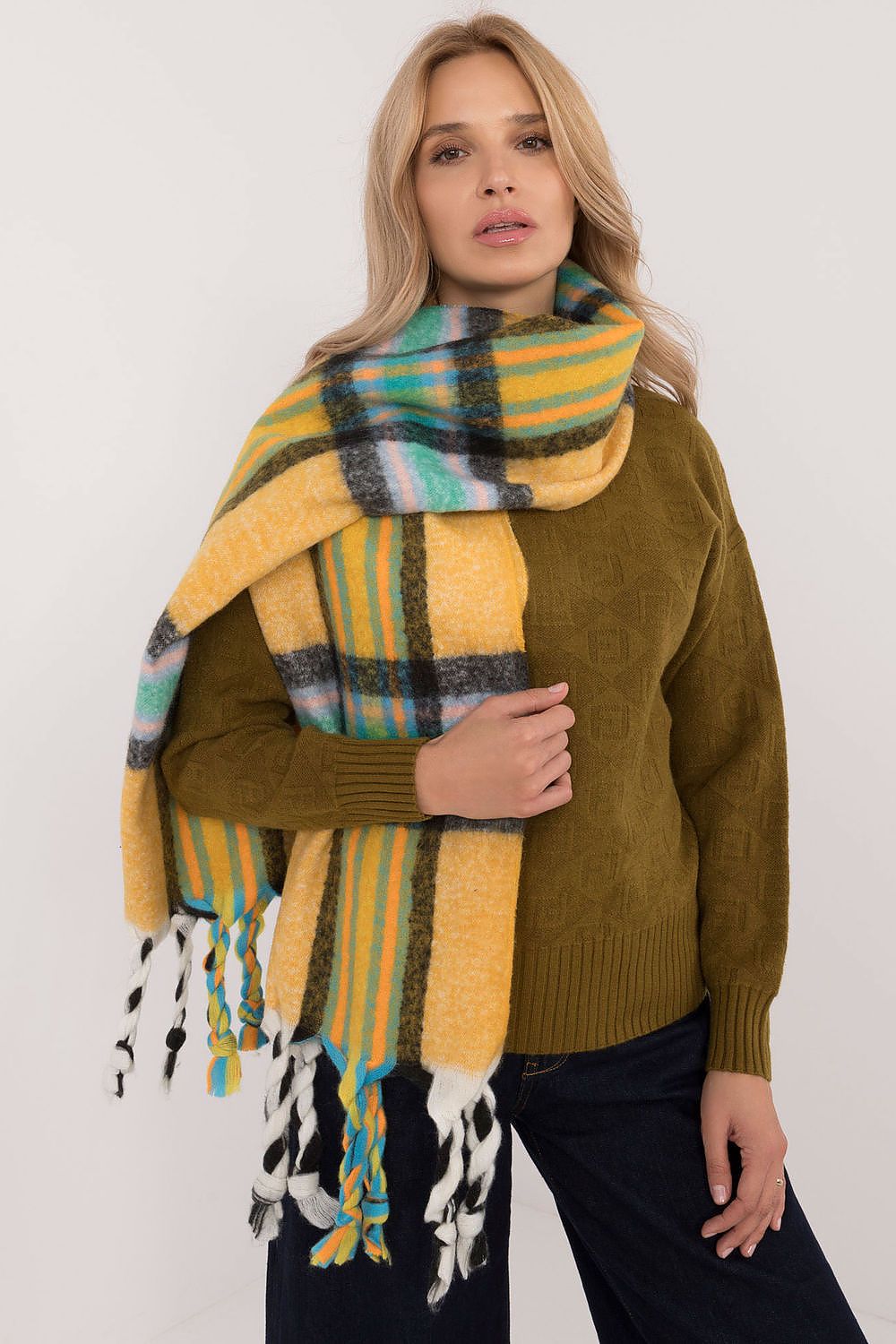 Shawl model 202584 AT 