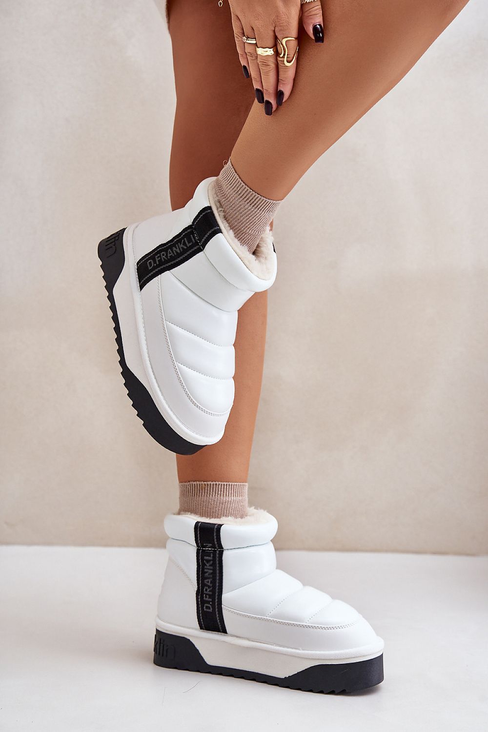  Snow boots model 202621 Step in style 