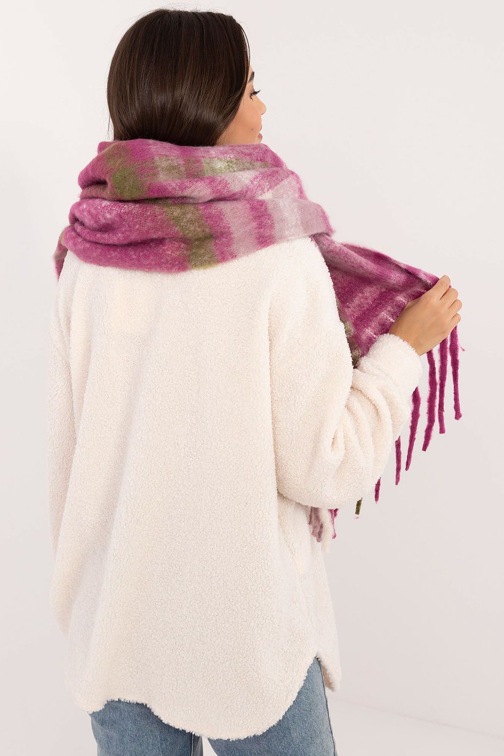  Shawl model 203173 AT 