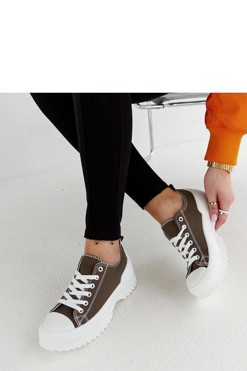 Sneakers model 207546 Solea