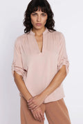  Blouse model 225832 Nife 
