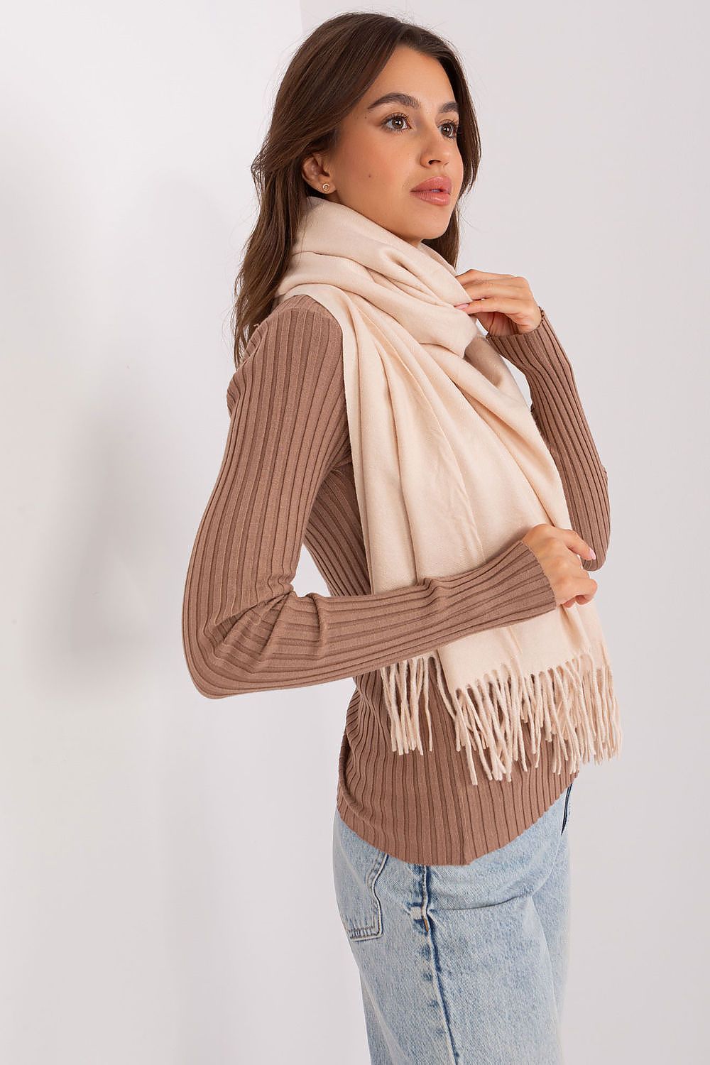  Shawl model 185890 AT 